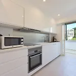 2-br Sea View Private Parking Walk To Beaches Lägenhet *