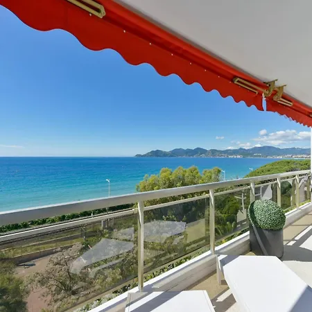 2-br Sea View Private Parking Walk To Beaches