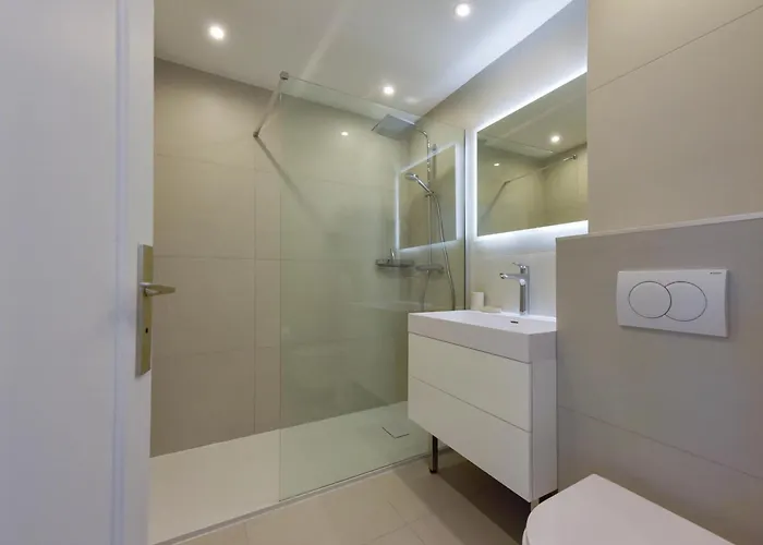 2-br Sea View Private Parking Walk To Beaches * Cannes