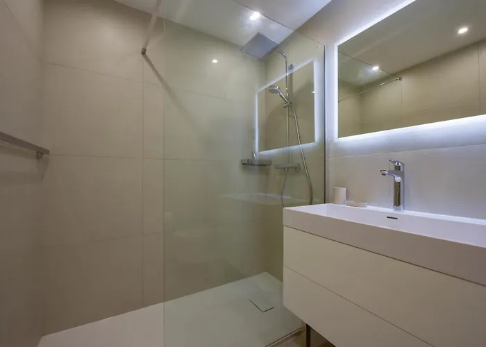 Lejlighed 2-br Sea View Private Parking Walk To Beaches *