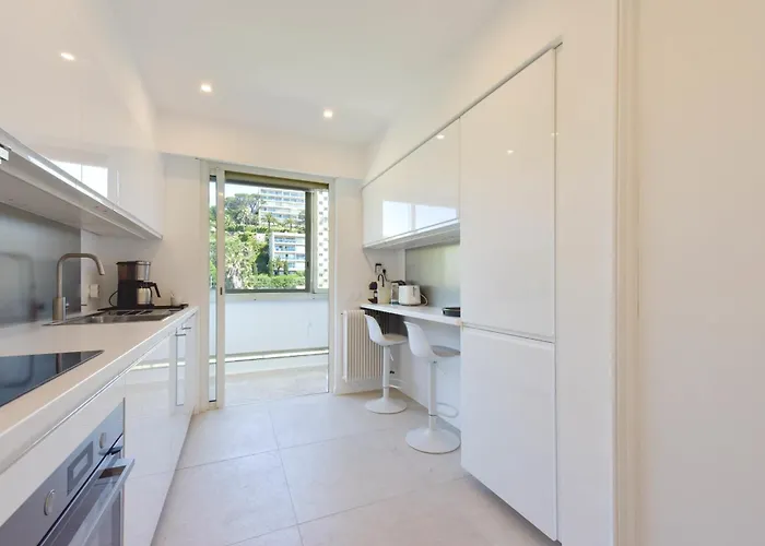 2-br Sea View Private Parking Walk To Beaches Cannes