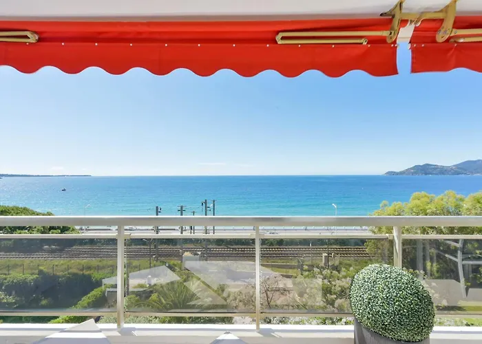 2-br Sea View Private Parking Walk To Beaches * Cannes